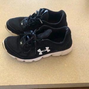 Under armor black and white sneakers
